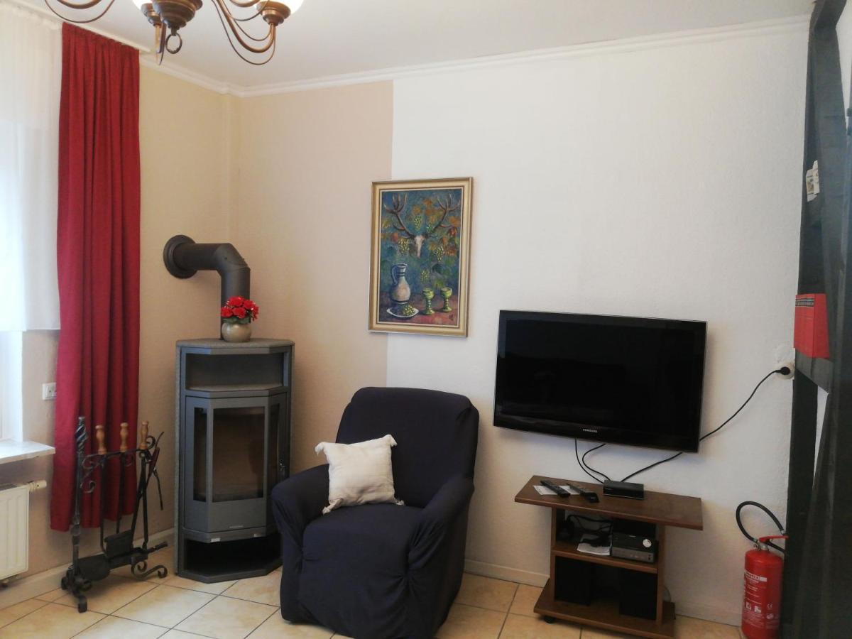 Apartamento Haus Zur Traube Klotten Exterior foto